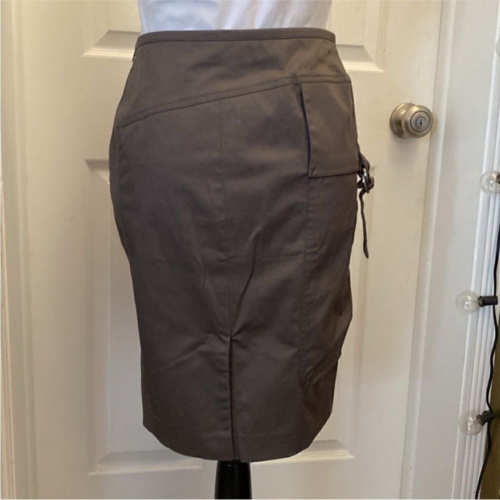 Elegant Gray Women's Skirt - Picture 6 of 10